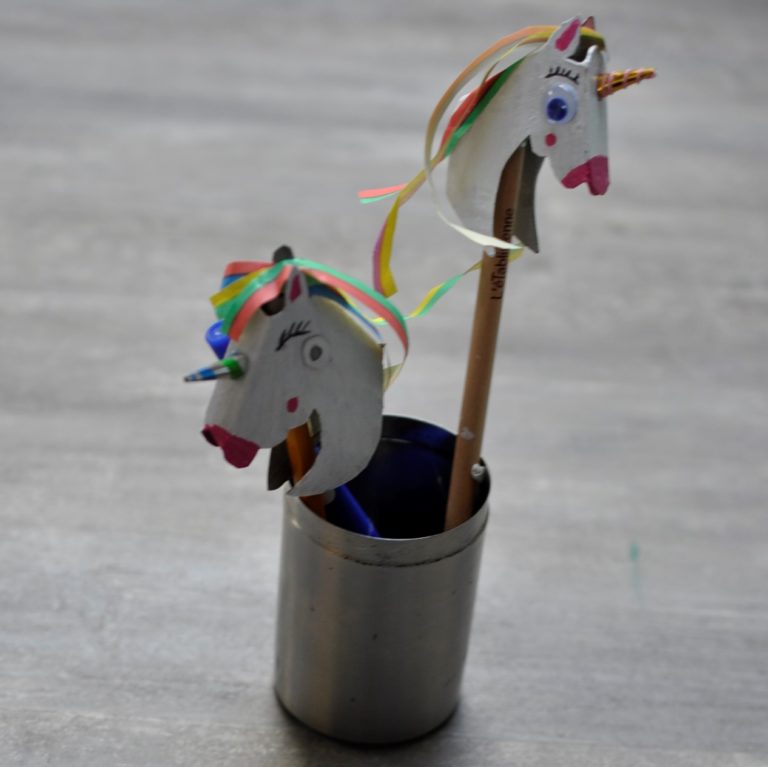 Astuce création – La licorne porte crayon (5-8 ans)